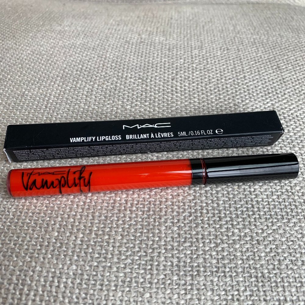 NEW M.A.C. Vamplify Lipgloss